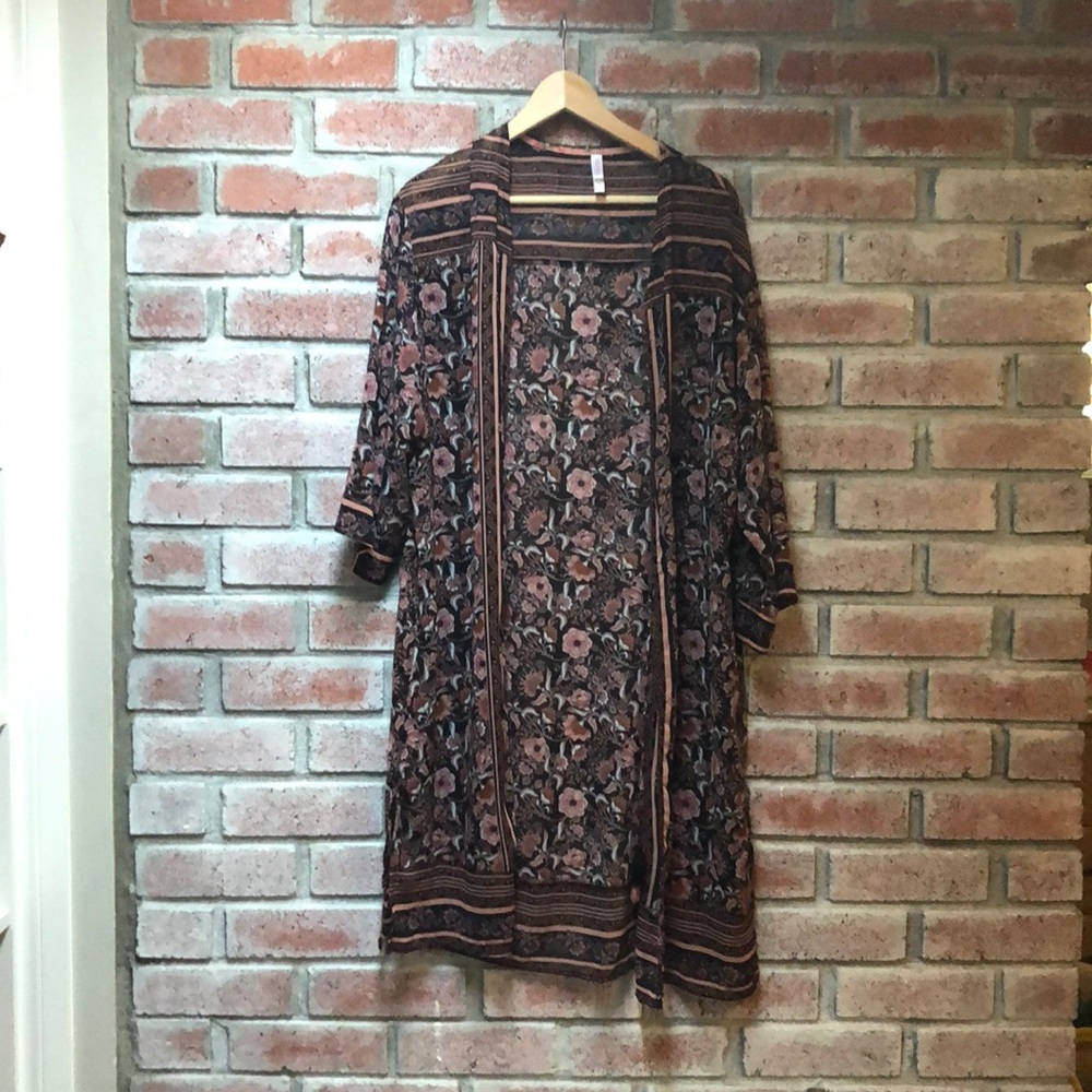 Black, peach, and burnt orange kimono.